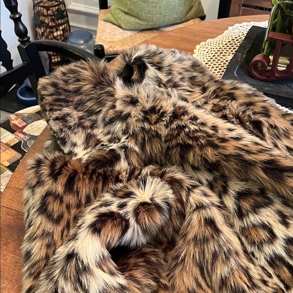 Elegant Leopard Print Faux Fir Jacket - Picture 2 of 3